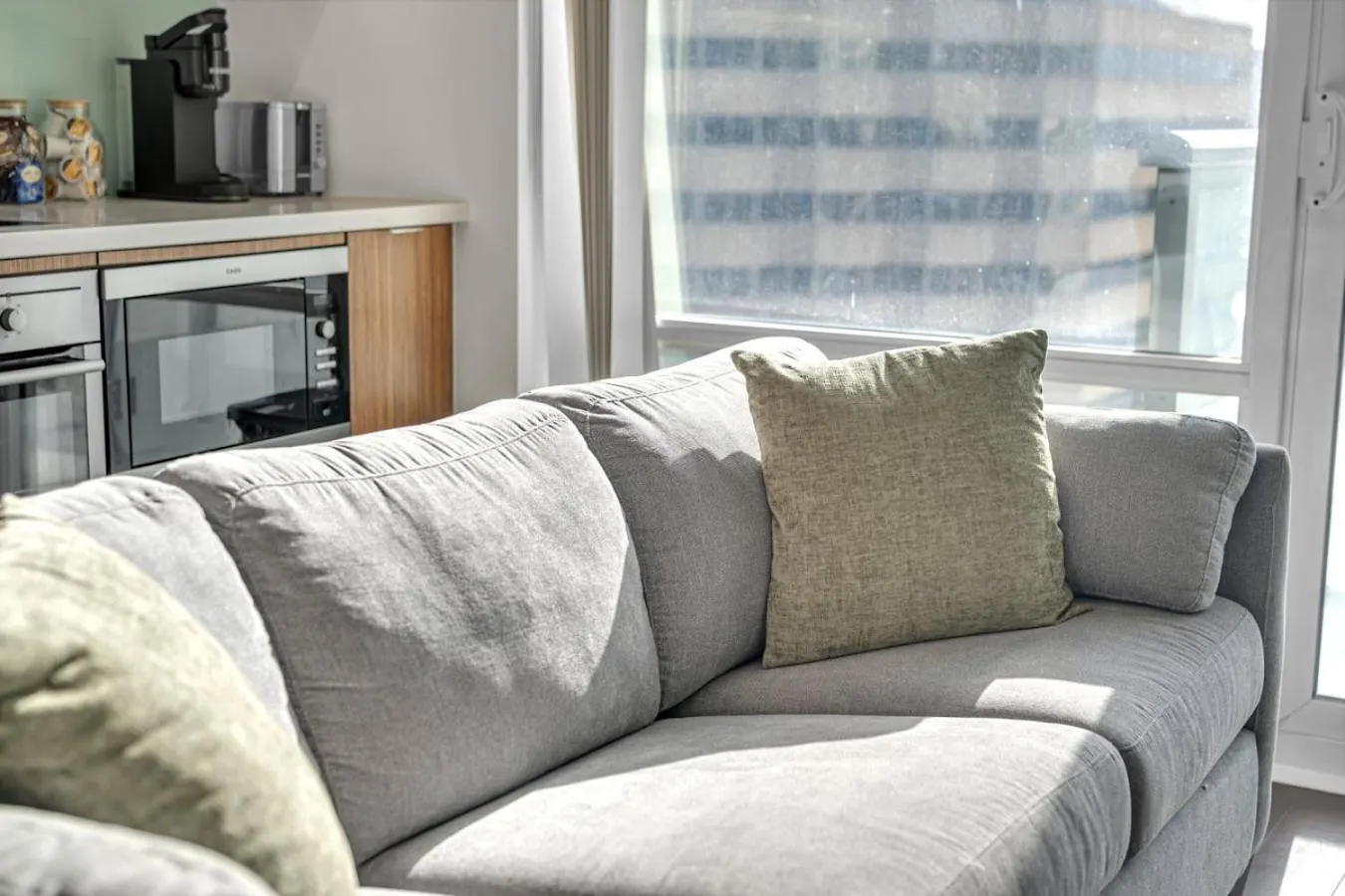 Casa de Férias Cn Tower View 2 Bed Home Near Rogers Centre, Scotiabank, Mtcc Toronto