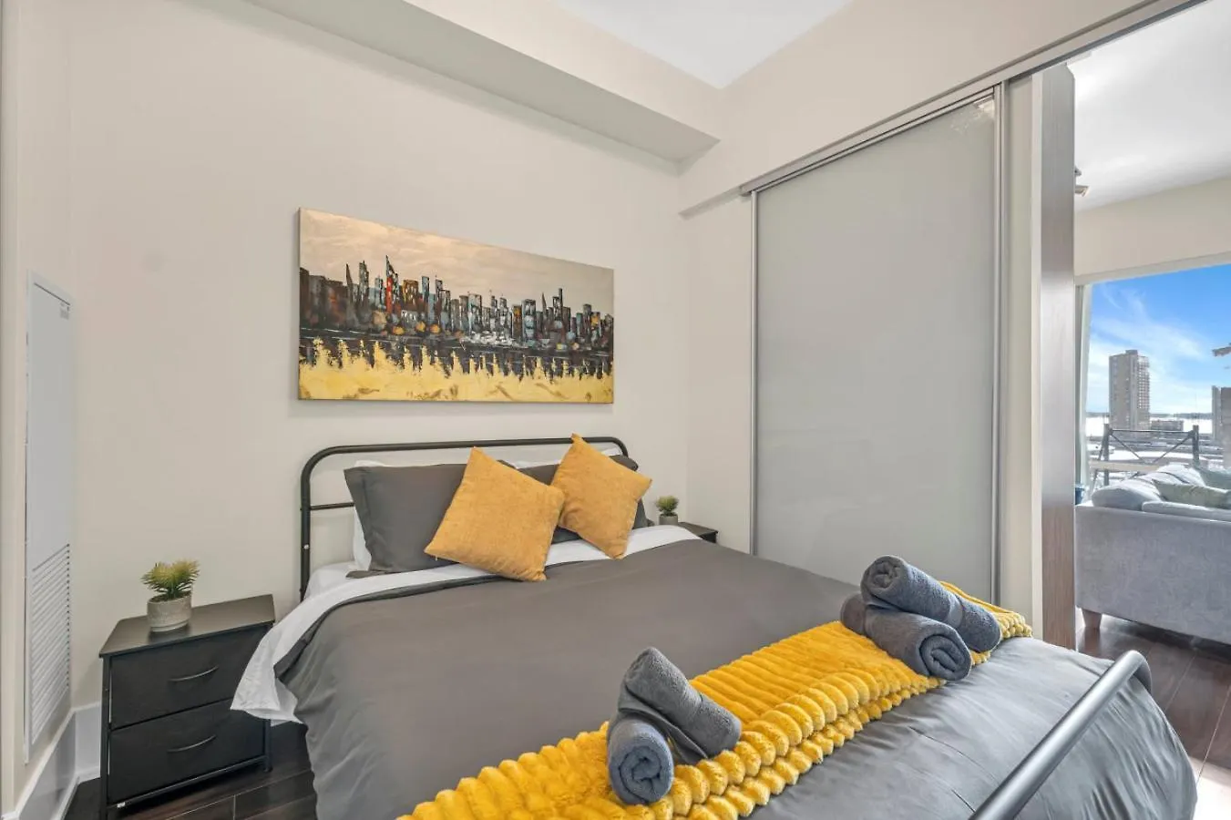 Casa de Férias Cn Tower View 2 Bed Home Near Rogers Centre, Scotiabank, Mtcc Toronto